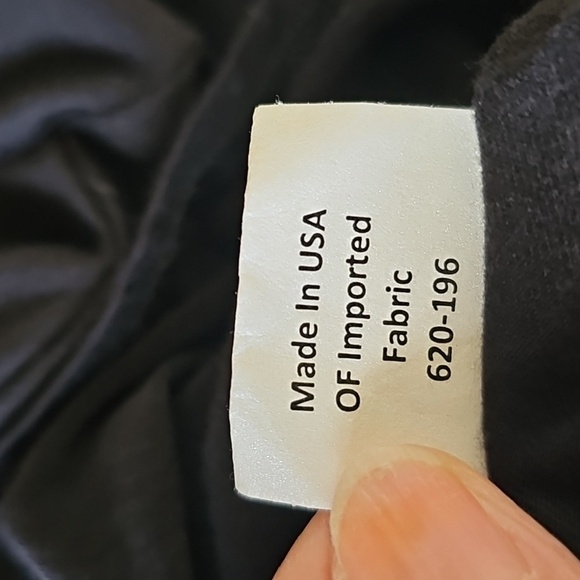 Sara Campbell Black Long Sleeve Top. So soft. Size Meduim. Scoop Neck. - Picture 6 of 7